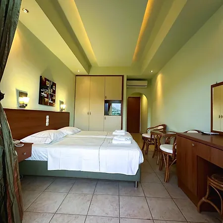 Souris Hotel Rovies