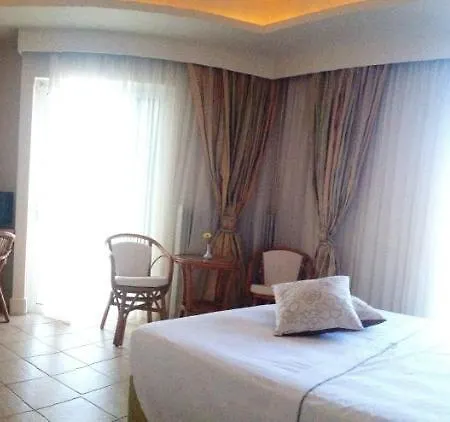 Otel Souris 2*